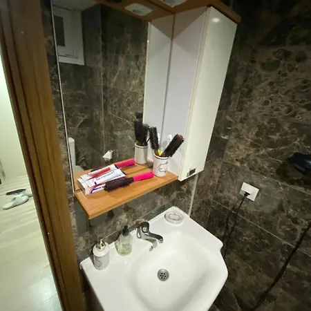 Merkezi Yeni Konut 1+1 Full Esyali Edirne